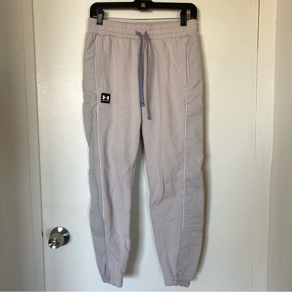 Under Armour Light Grey White Joggers Sweatpants w/ Pockets in Womens Size Small